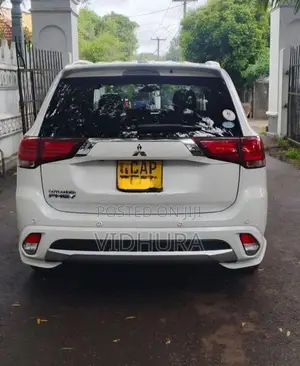 Mitsubishi Outlander 2016