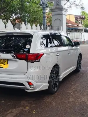 Mitsubishi Outlander 2016