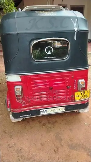 Bajaj RE 2012