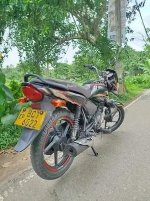 Bajaj Platina 100 ES 2015