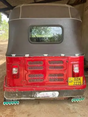 Bajaj RE 2015