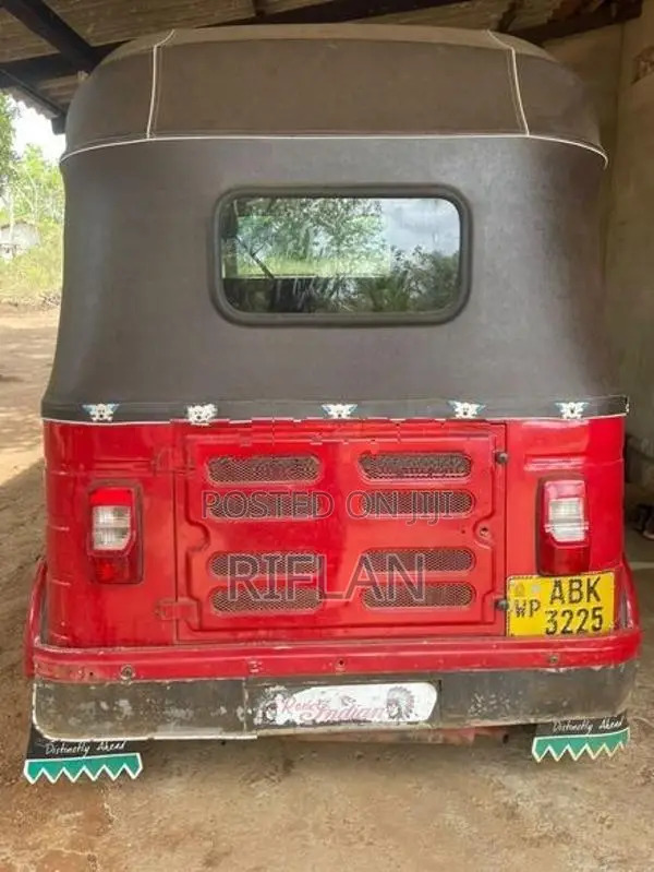 Bajaj RE 2015