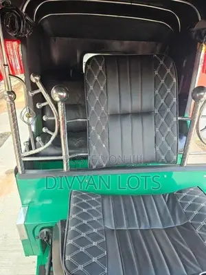 Bajaj RE 2015