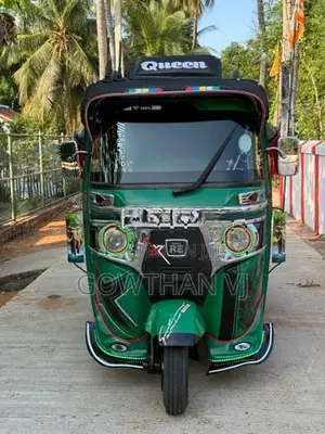 Bajaj RE 2015