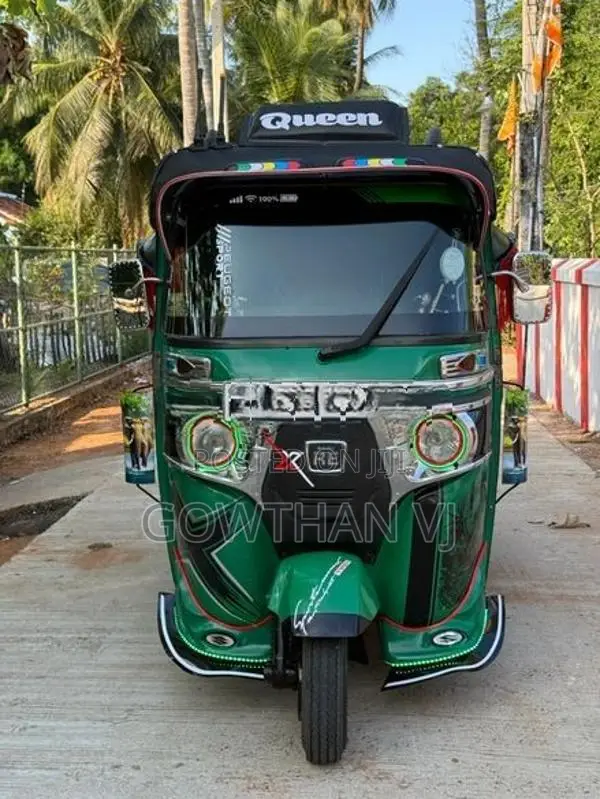 Bajaj RE 2015