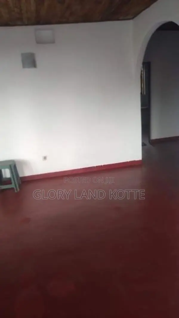 Upstair House for Rent in Pitakotte
