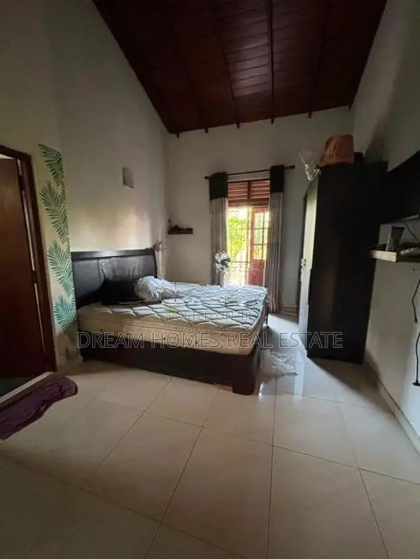 Spacious 4-Bedroom Family Home for Sale – Rajagiriya