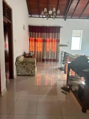 Spacious 4-Bedroom Family Home for Sale – Rajagiriya