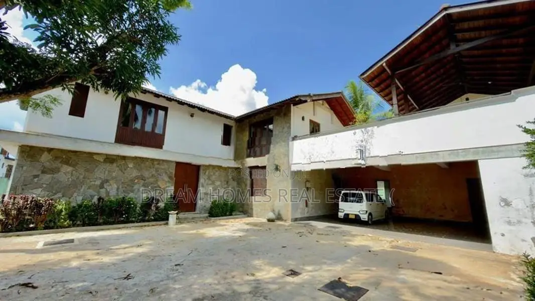 Luxury 7-Bedroom House on 62 Perches – Malabe