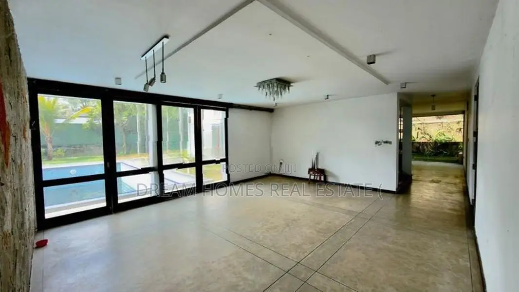 Luxury 7-Bedroom House on 62 Perches – Malabe
