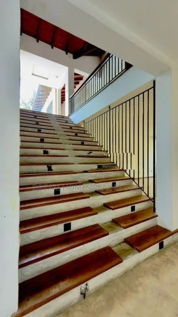 Luxury 7-Bedroom House on 62 Perches – Malabe