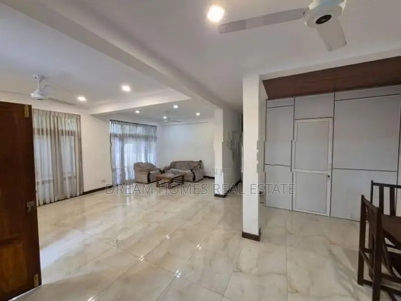 3-Story House with Rooftop – 6 Perches Nawala