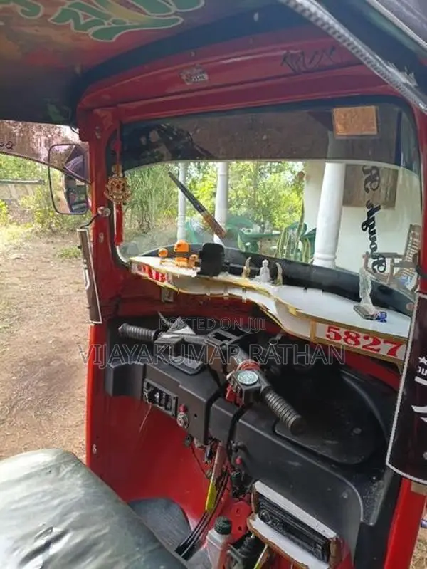 Bajaj RE AAB 2013