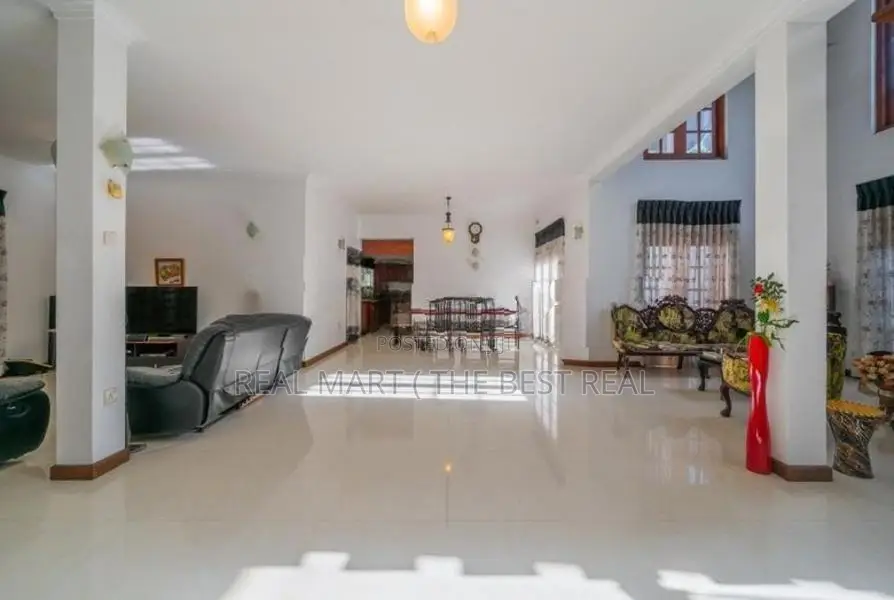 NUGEGODA : 6-BR (21.25P) 3-STORIED MODERN HOUSE FOR SALE IN KOHUWALA