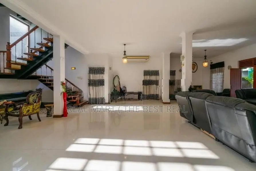 NUGEGODA : 6-BR (21.25P) 3-STORIED MODERN HOUSE FOR SALE IN KOHUWALA