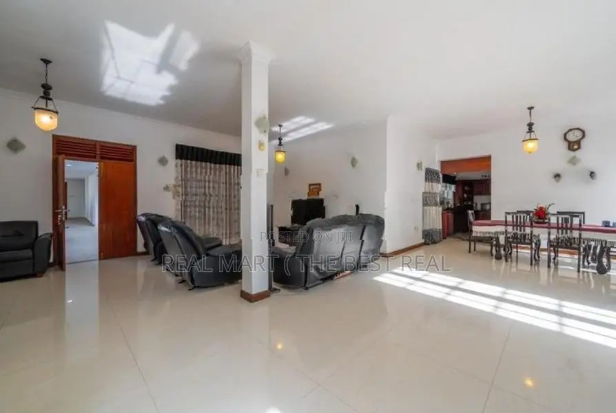 NUGEGODA : 6-BR (21.25P) 3-STORIED MODERN HOUSE FOR SALE IN KOHUWALA