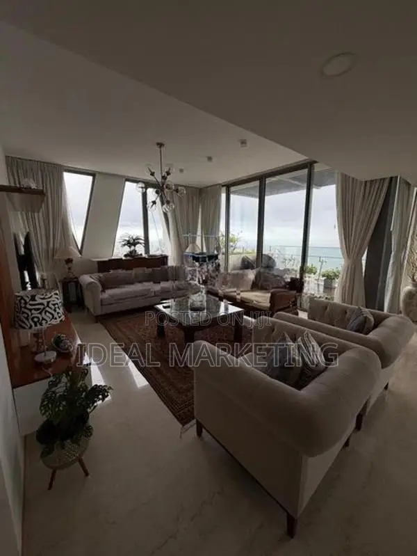 4 Bedroom Luxury Fully Furnished Apartment for Sale - Colombo 2 (EM113