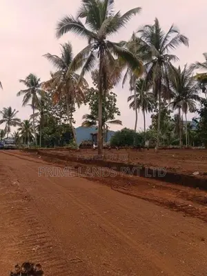 කුරුණෑගල නුවර පාර ආසන්නයේ ඉඩමක් විකිණීමට