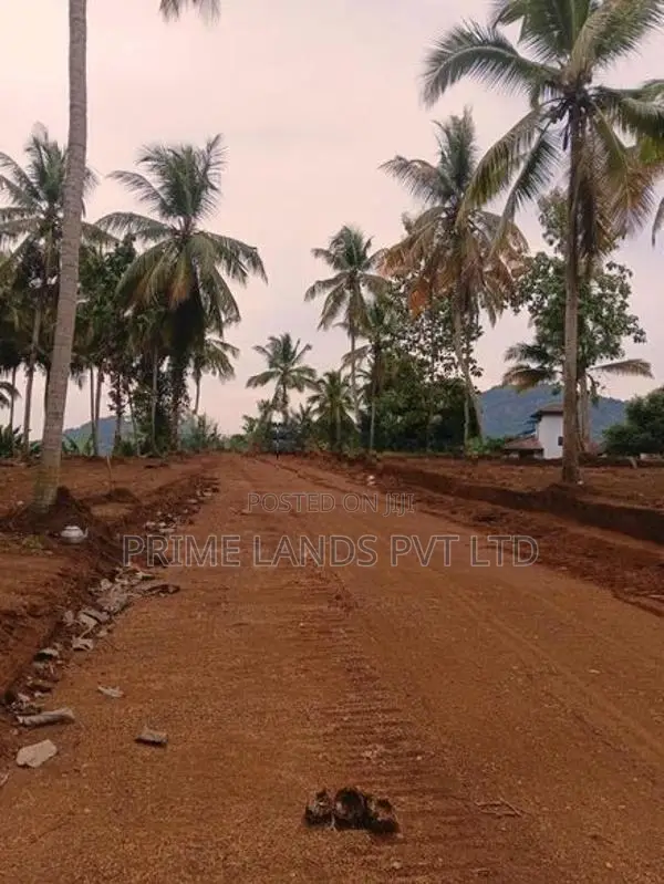 කුරුණෑගල නුවර පාර ආසන්නයේ ඉඩමක් විකිණීමට