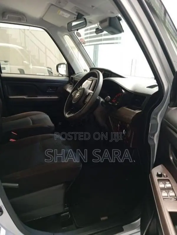 Toyota Roomy X 2023
