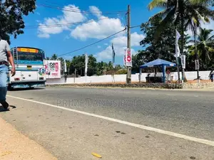 ඉබ්බාගමුව කුරුණෑගල ප්‍රධාන පාරෙන් ඉඩමක් විකිණීමට