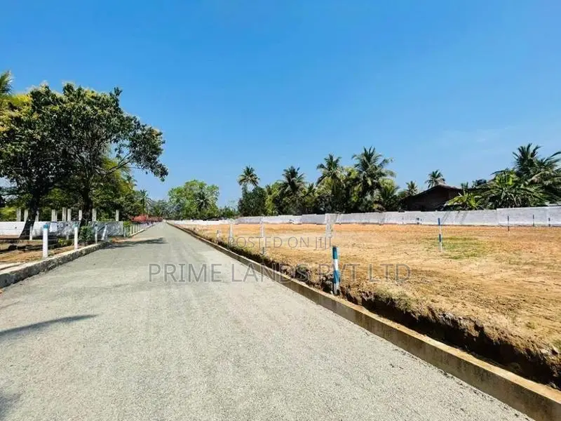 ඉබ්බාගමුව කුරුණෑගල ප්‍රධාන පාරෙන් ඉඩමක් විකිණීමට