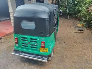 Bajaj RE Three Wheeler 2017
