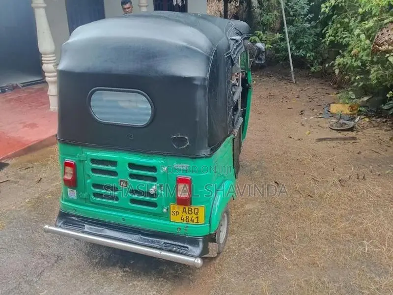 Bajaj RE Three Wheeler 2017