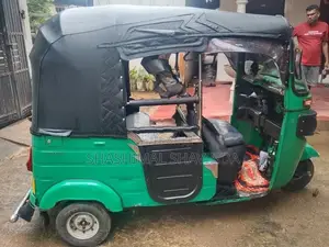 Bajaj RE Three Wheeler 2017