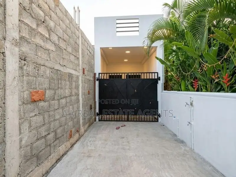 Brand New House with Slab for Sale in Wellampitiya