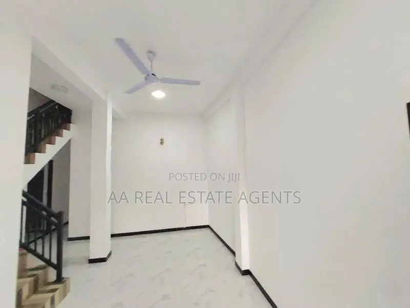 Brand New House with Slab for Sale in Wellampitiya