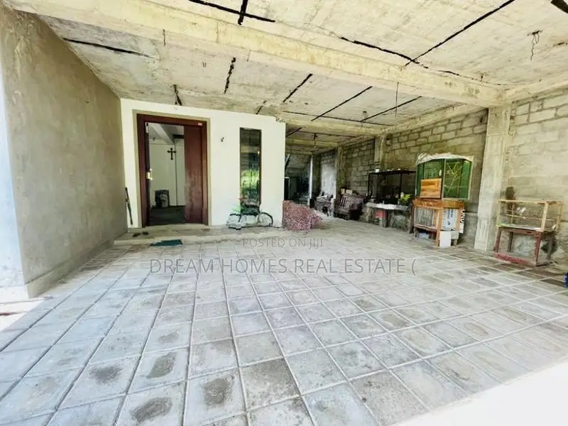 11.4 Perch Property with 2-Story House for Sale – Hokandara South