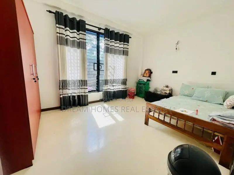 11.4 Perch Property with 2-Story House for Sale – Hokandara South