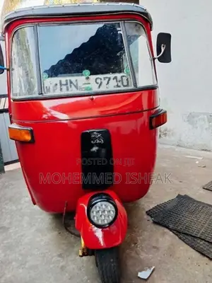 Bajaj RE 2002