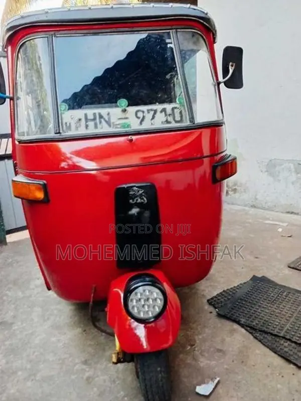 Bajaj RE 2002
