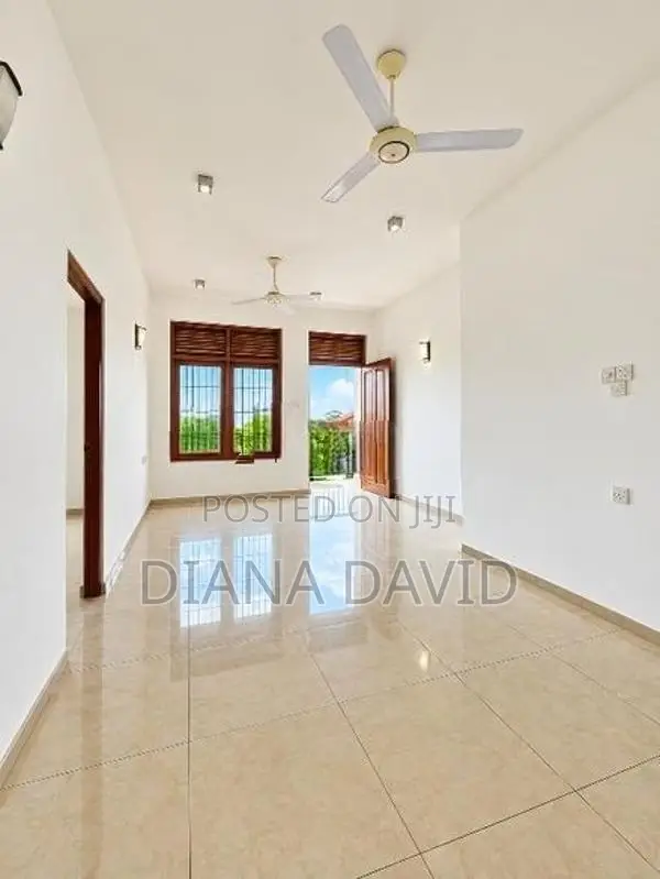 Upstairs House for Rent-Nugegoda