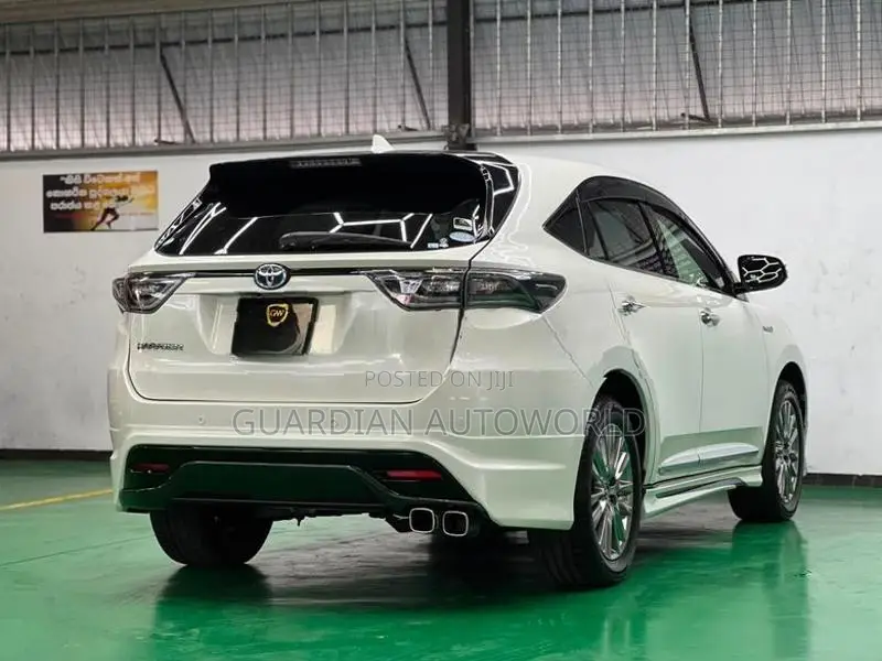 Toyota Harrier 2014