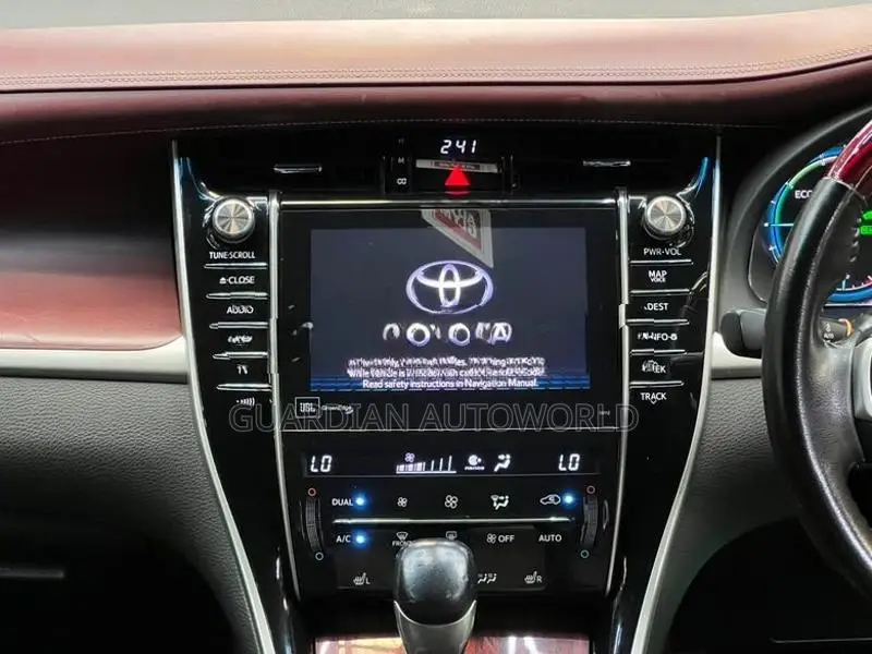 Toyota Harrier 2014