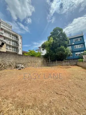 මාලඹේ නගර මද්‍යයෙන්ම පර්චස් 10ක් හරි හතරැස් වටිනා ඉඩමක් විකිණීමට