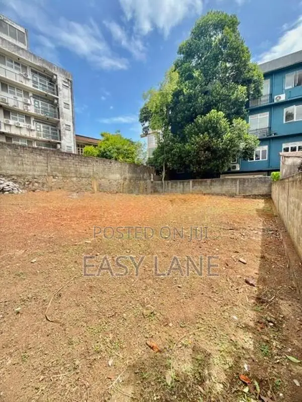 මාලඹේ නගර මද්‍යයෙන්ම පර්චස් 10ක් හරි හතරැස් වටිනා ඉඩමක් විකිණීමට