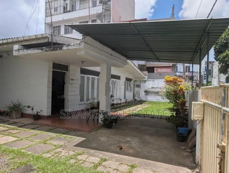 Land for Sale with A Beautiful Colonial-Style Single-Storey House