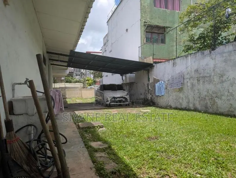 Land for Sale with A Beautiful Colonial-Style Single-Storey House