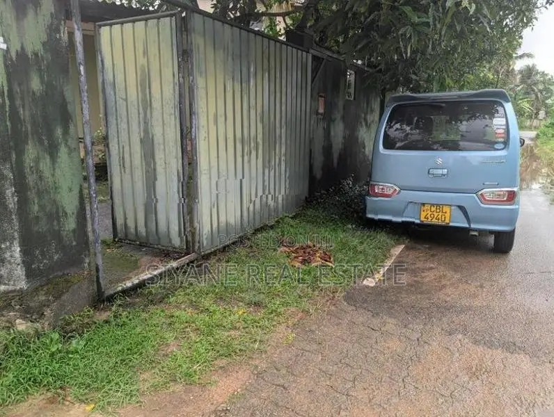 Land for Sale with A Colonial-Style Single-Storey House