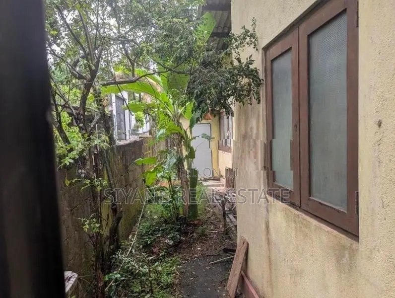 Land for Sale with A Colonial-Style Single-Storey House
