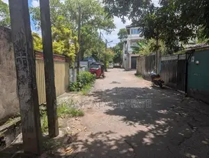 Land for Sale with A Colonial Style Single Storey House in Dehiwela