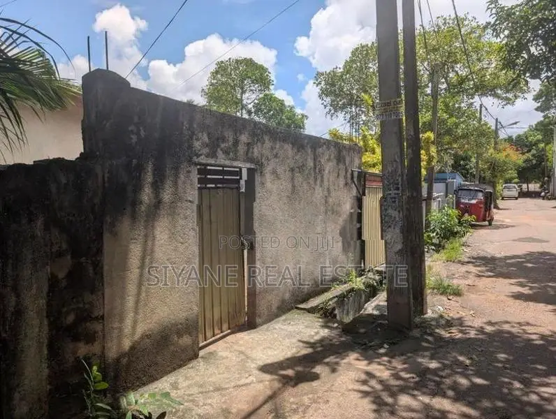 Land for Sale with A Colonial Style Single Storey House in Dehiwela