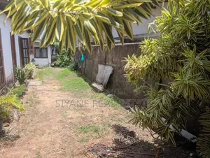 Land for Sale with A Colonial Style Single Storey House in Dehiwela