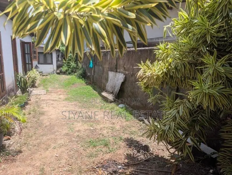 Land for Sale with A Colonial Style Single Storey House in Dehiwela