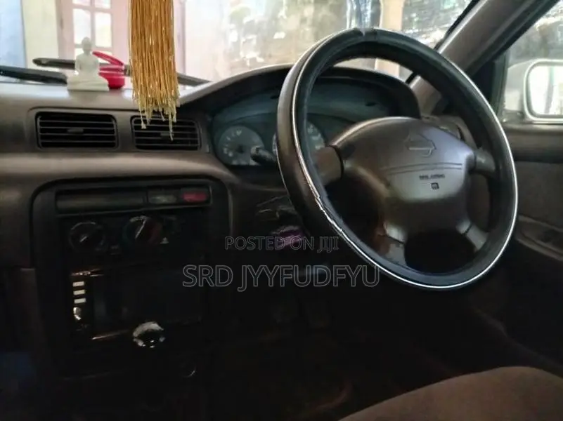 Nissan Sunny FB14 1997