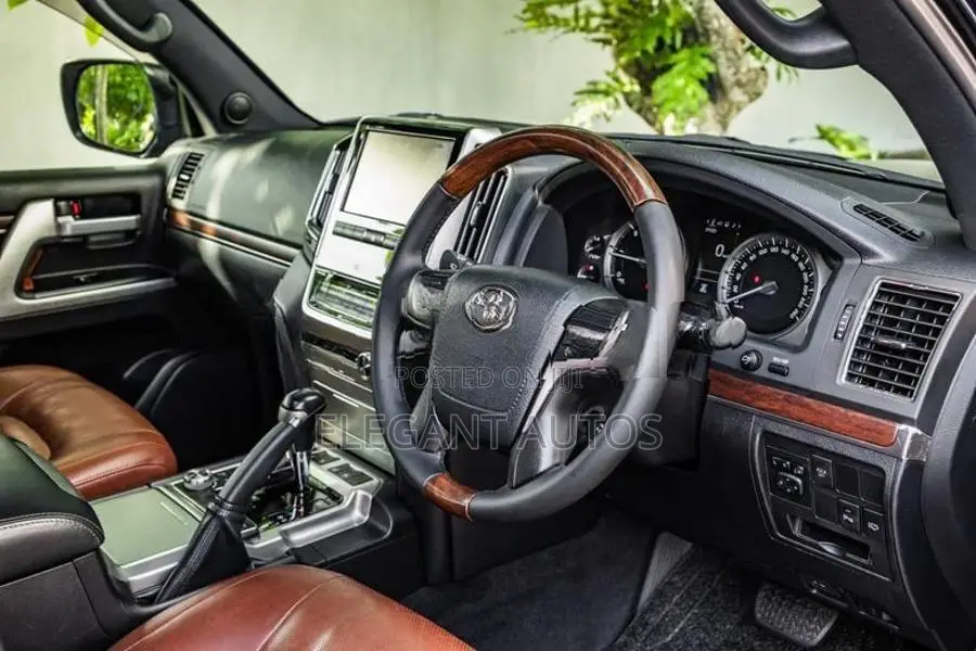 Toyota Land Cruiser Sahara Parliament 1 Owner 2016
